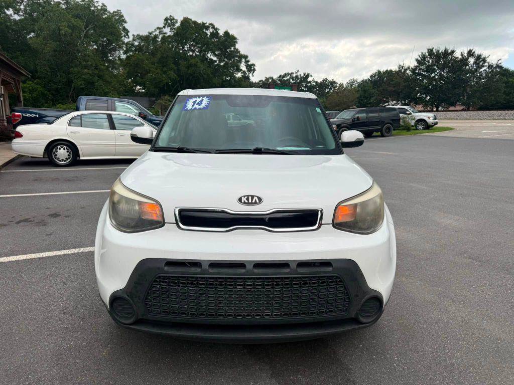 Used 2014 Kia Soul + FWD image 3