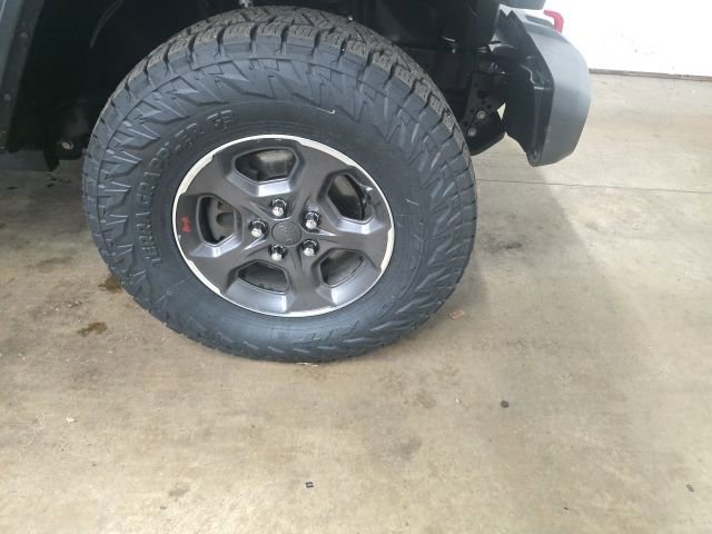 Used 2020 Jeep Gladiator Rubicon image 2