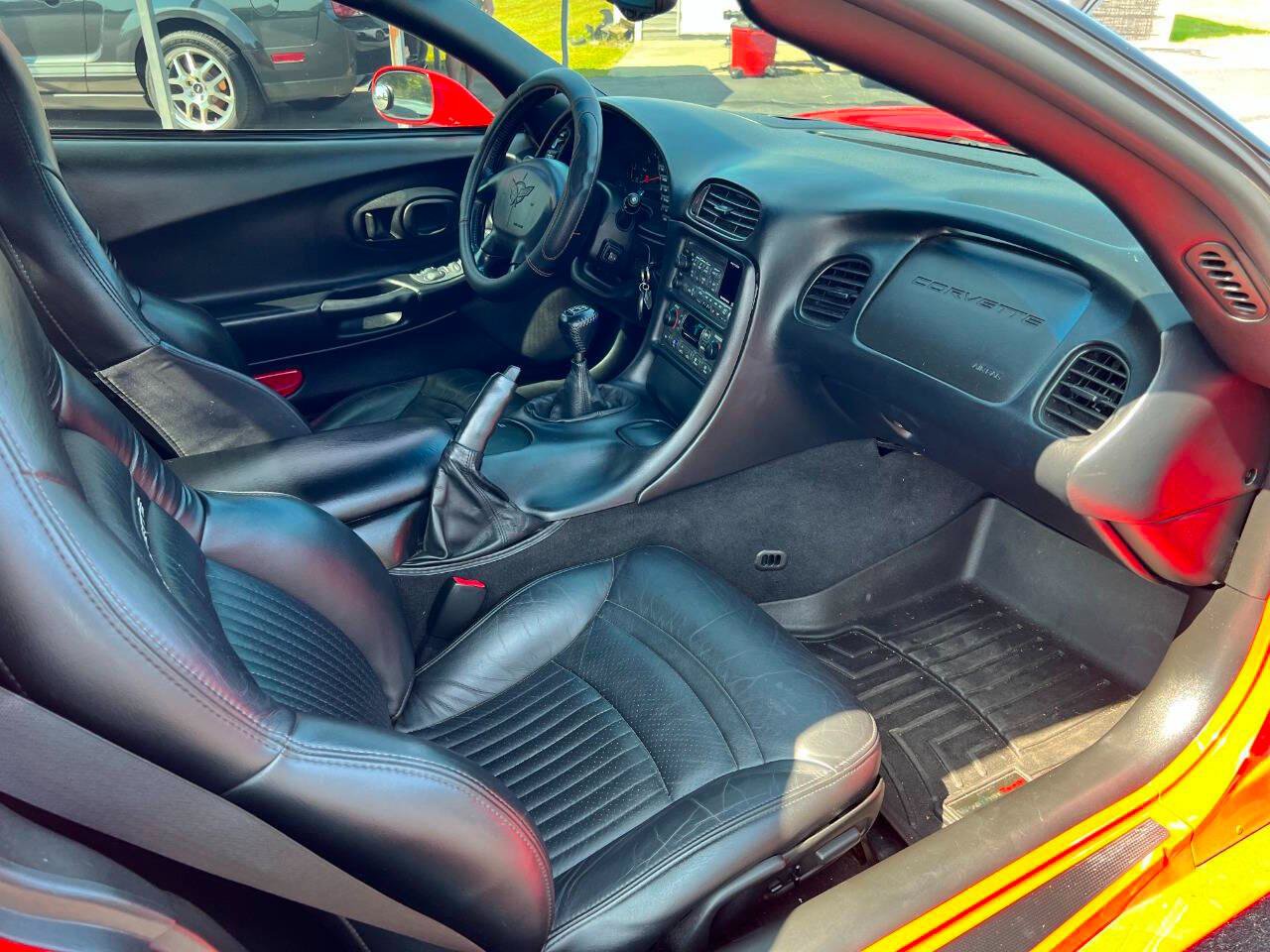 Used 2002 Chevrolet Corvette Coupe w/ Preferred Equipment Group2 RWD image 19