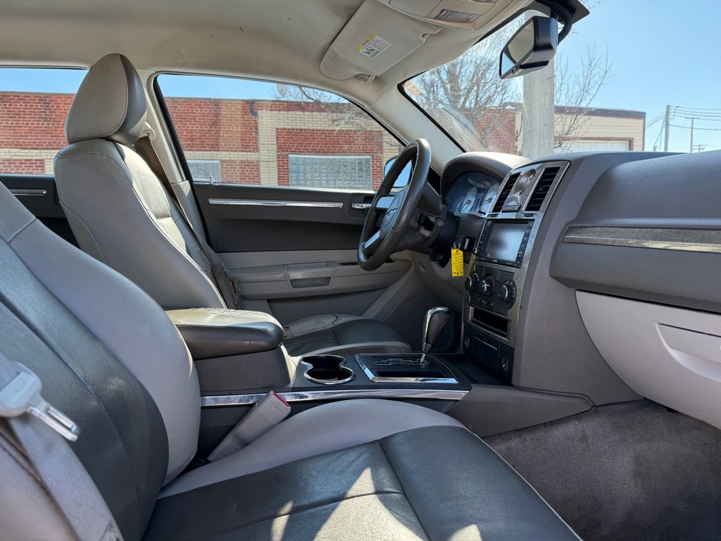 Used 2008 Chrysler 300 Touring image 9