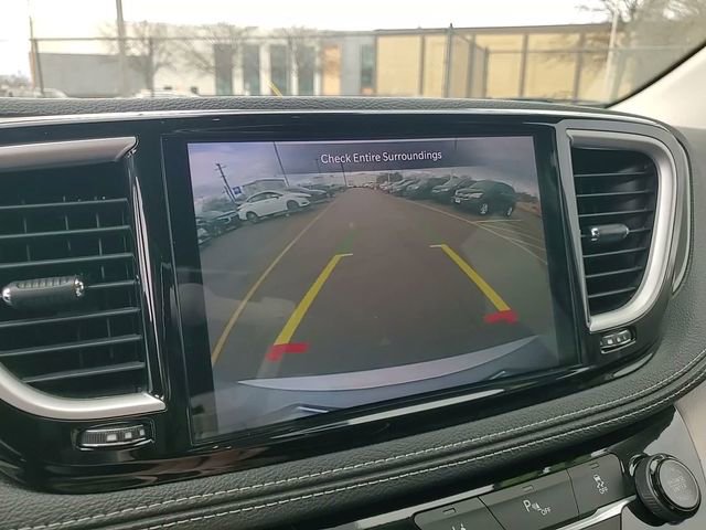 Used 2024 Chrysler Pacifica Select image 21