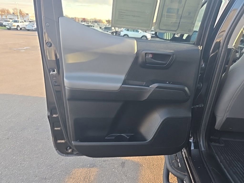 Used 2022 Toyota Tacoma SR image 25