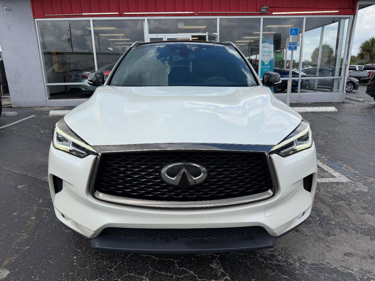 Used 2021 INFINITI QX50 Luxe w/ Appearance Package FWD image 2