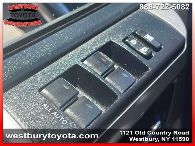 Used 2018 Toyota 4Runner SR5 AWD/4WD image 19