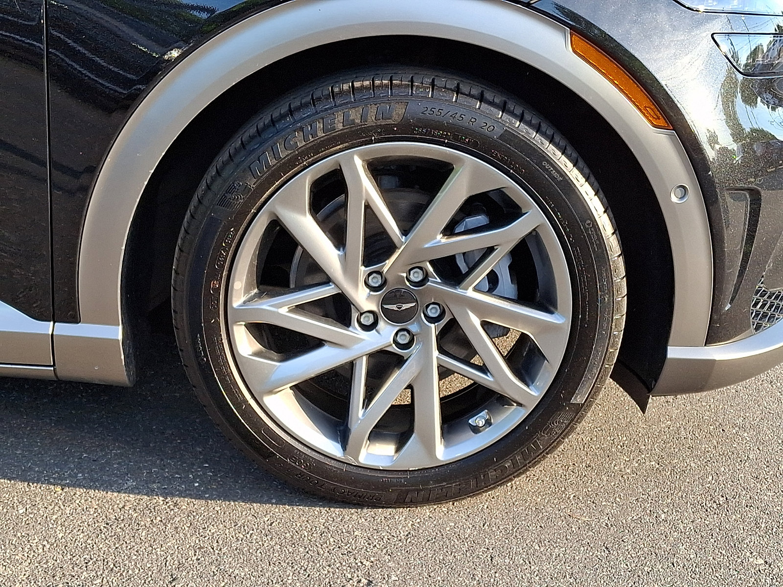 Certified 2023 Genesis GV60 Advanced AWD/4WD image 8