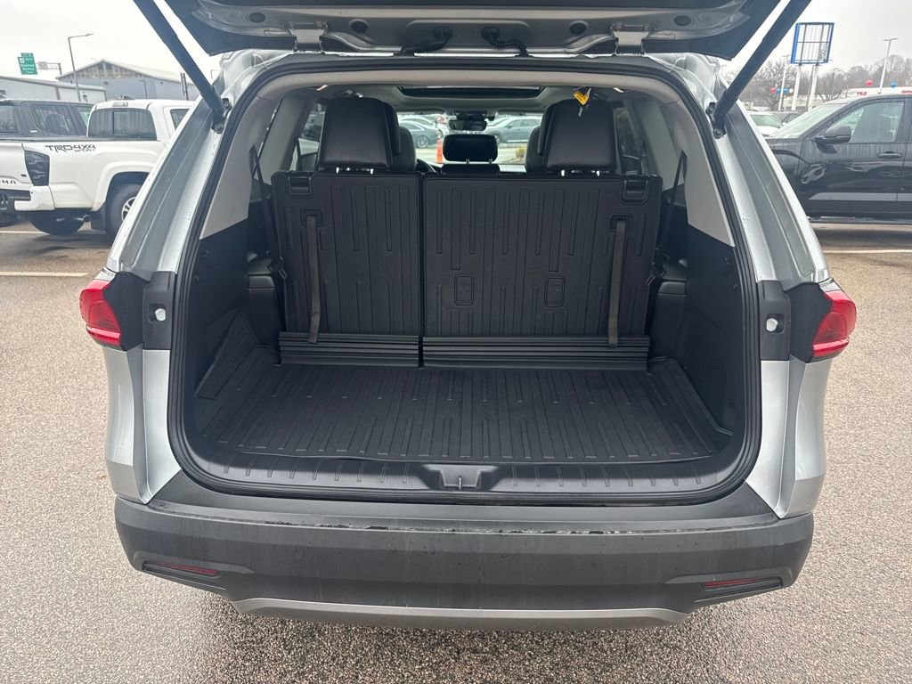 Used 2024 Toyota Grand Highlander Limited image 8