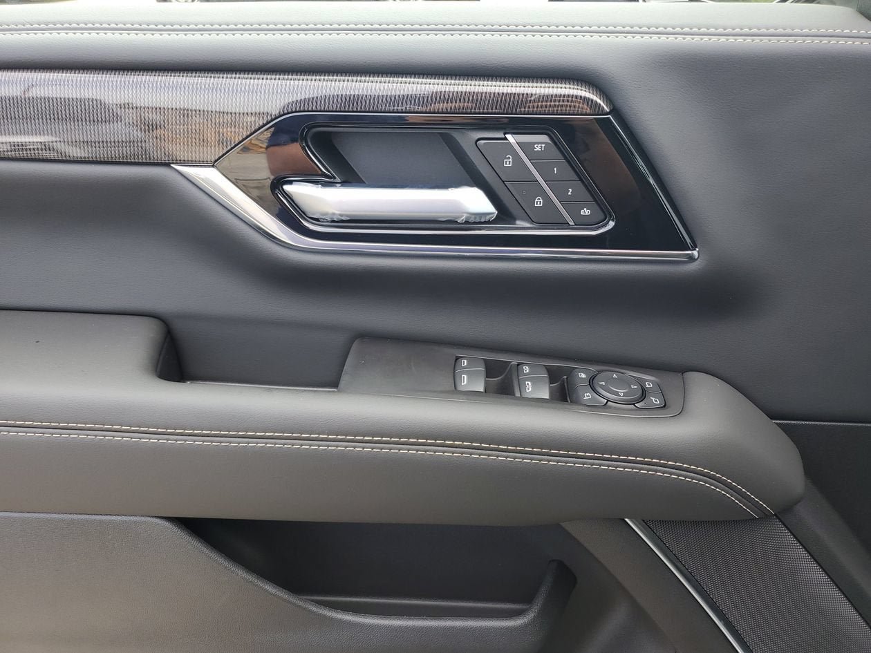 New 2026 GMC Yukon XL Elevation w/ Elevation Premium Package AWD/4WD image 17