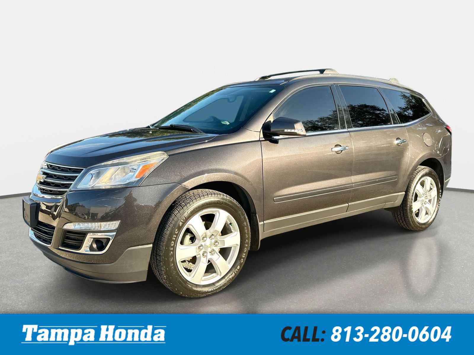 Used 2016 Chevrolet Traverse LT w/ Style and Technology Package FWD image 1