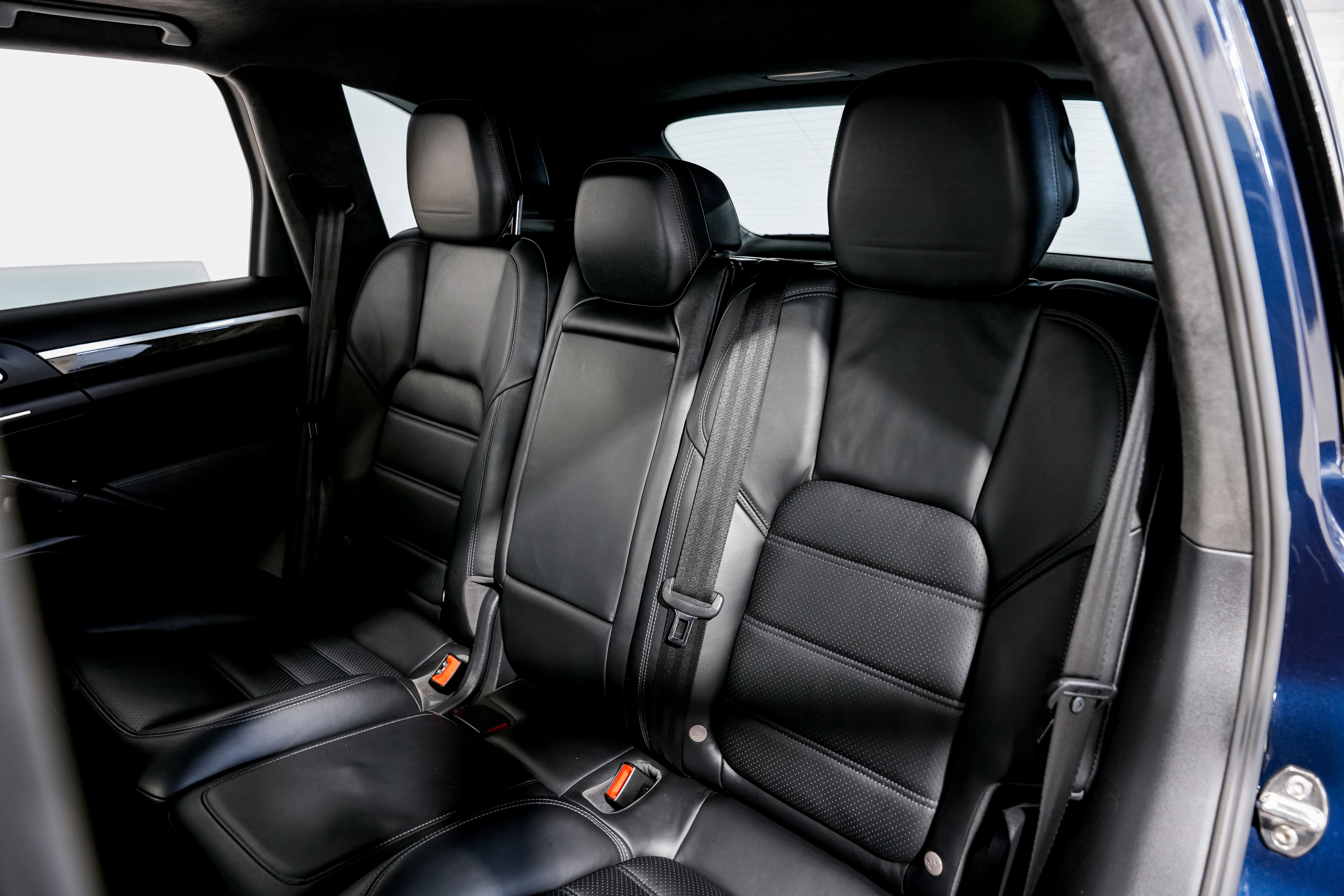 Used 2012 Porsche Cayenne Turbo image 37