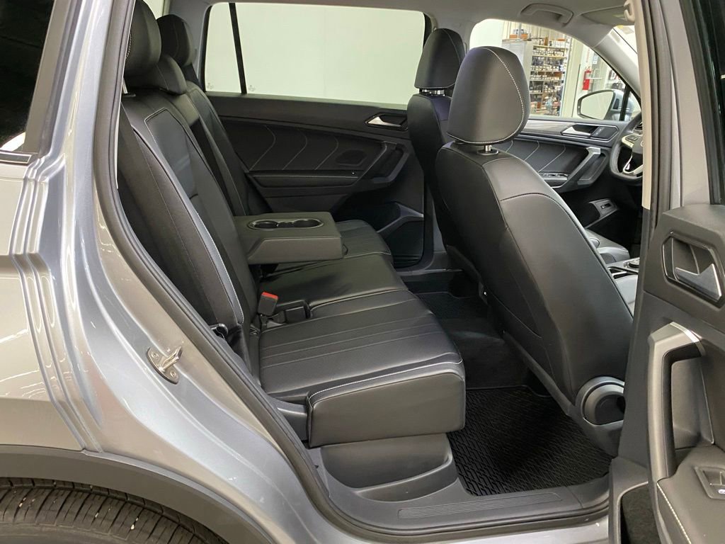 Used 2024 Volkswagen Tiguan Wolfsburg Edition image 32