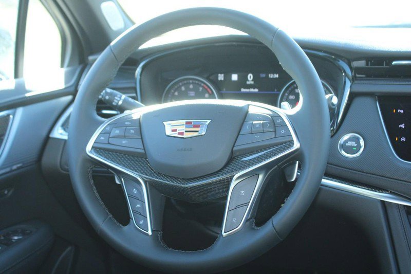 New 2026 Cadillac XT5 Sportv w/ LPO, Onyx Lite Package image 6