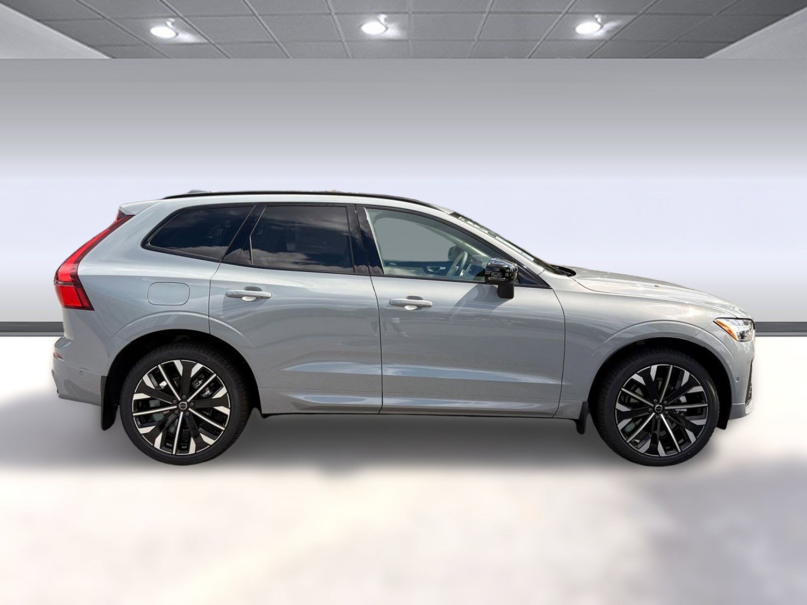 New 2026 Volvo XC60 B5 Ultra w/ Climate Package image 8
