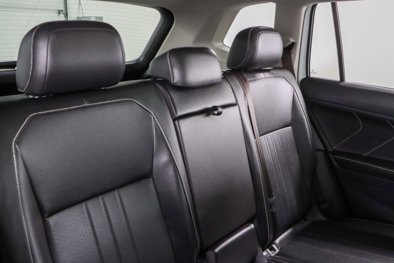Used 2022 Volkswagen Tiguan SE AWD/4WD image 28