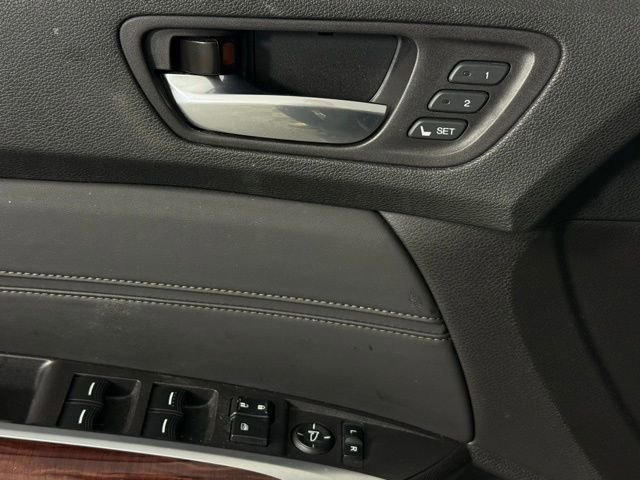 Used 2016 Acura TLX w/ Technology Package FWD image 14