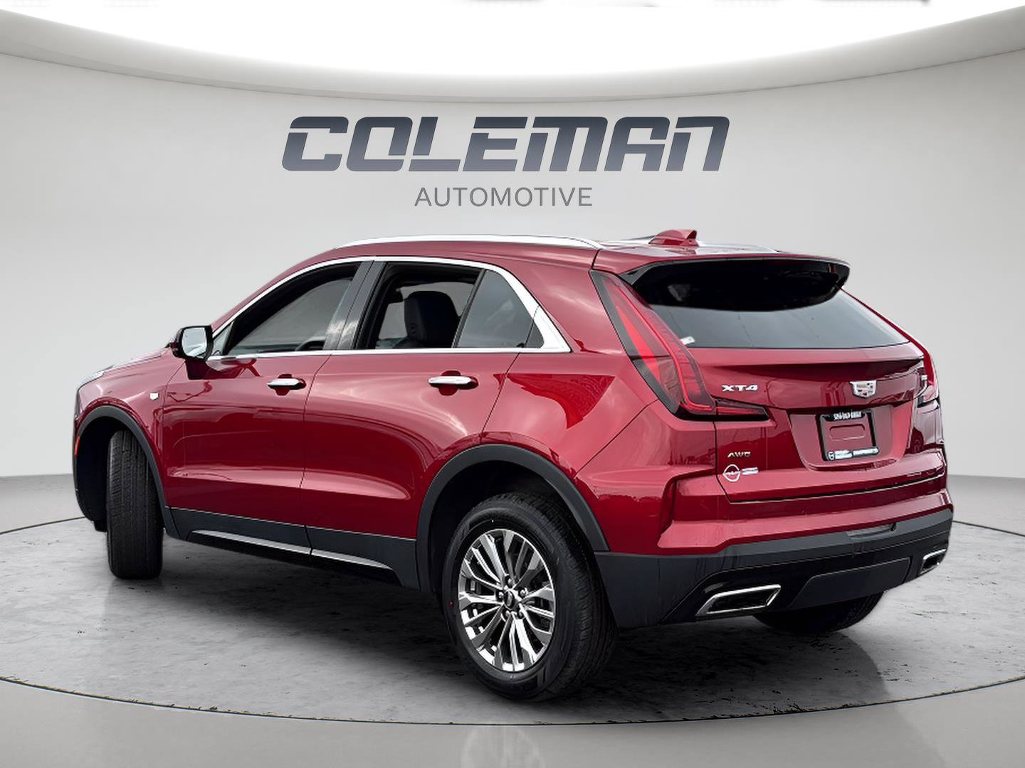 Used 2024 Cadillac XT4 Premium Luxury image 3