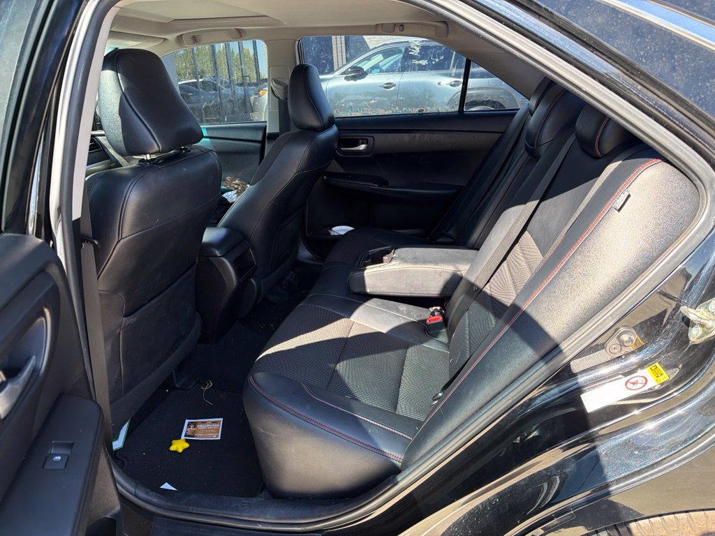 Used 2017 Toyota Camry SE w/ Moonroof Package FWD image 7