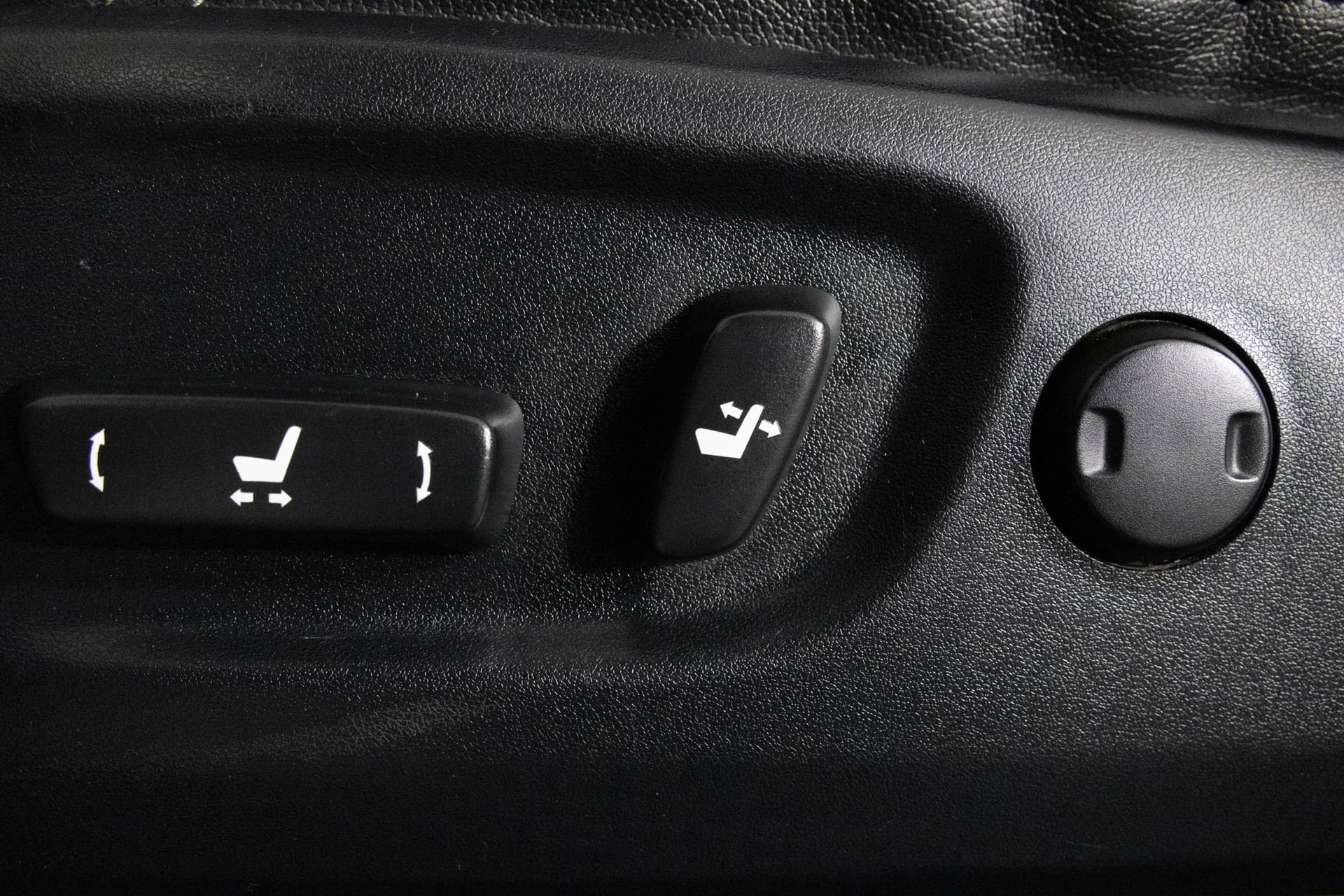 Used 2014 Toyota 4Runner Limited image 19