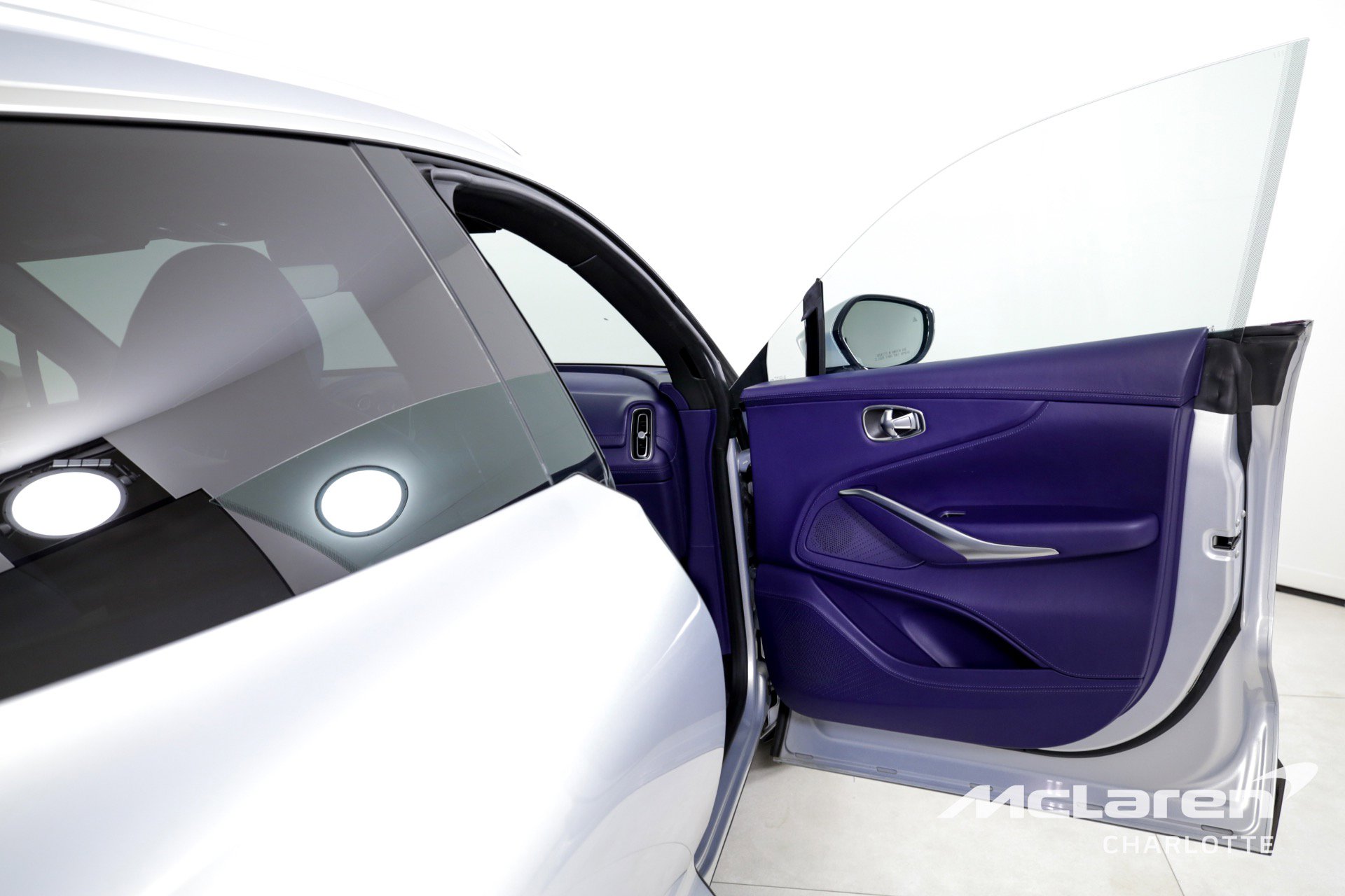 Used 2021 Aston Martin DBX image 27