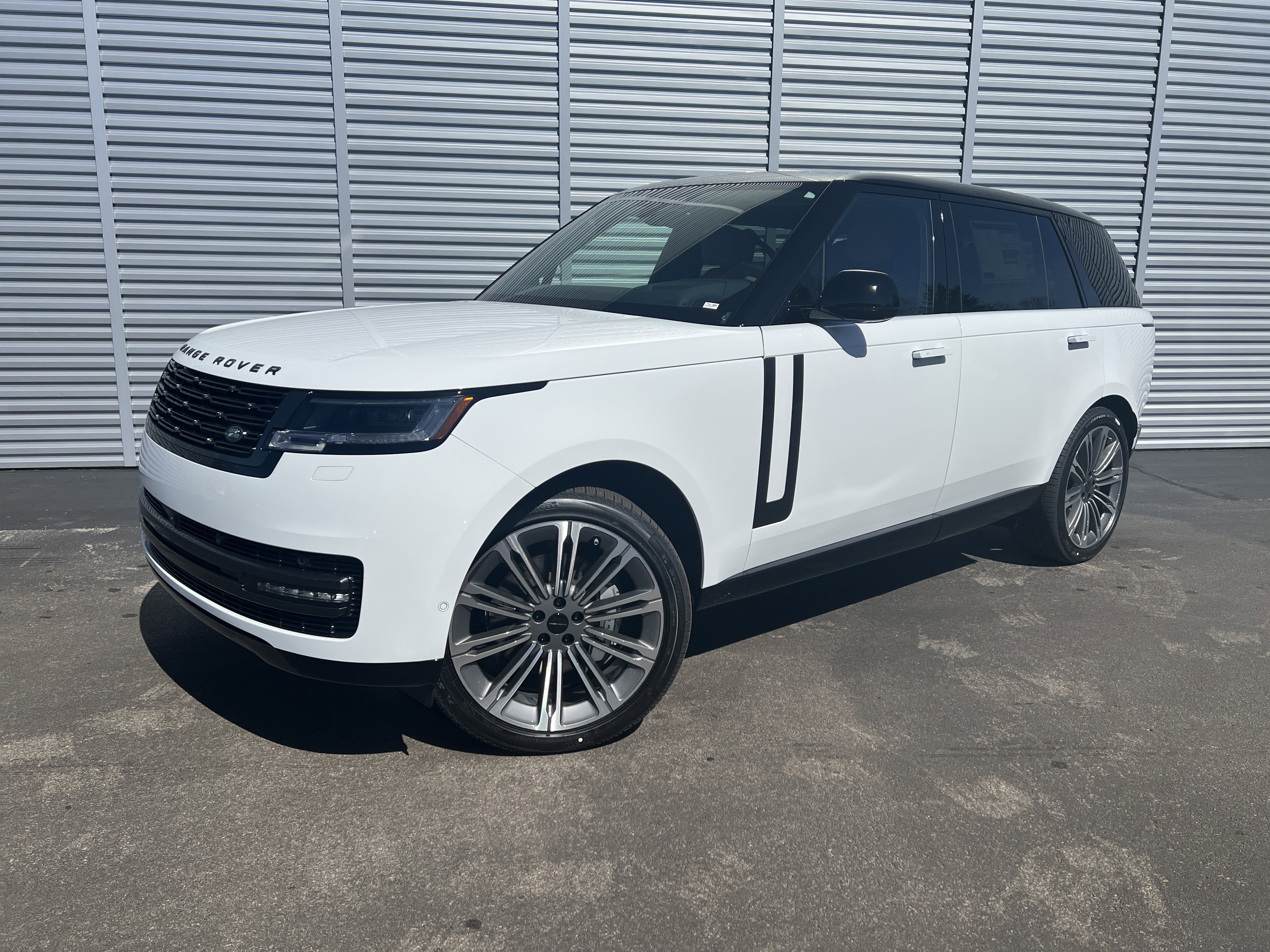 New 2026 Land Rover Range Rover Long Wheelbase SE