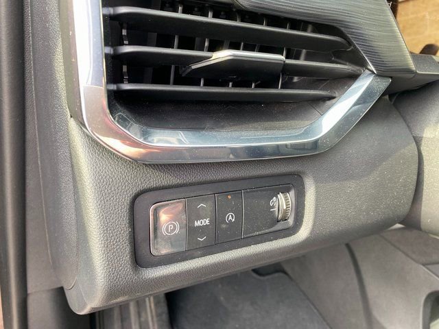 Used 2025 GMC Acadia Elevation image 22