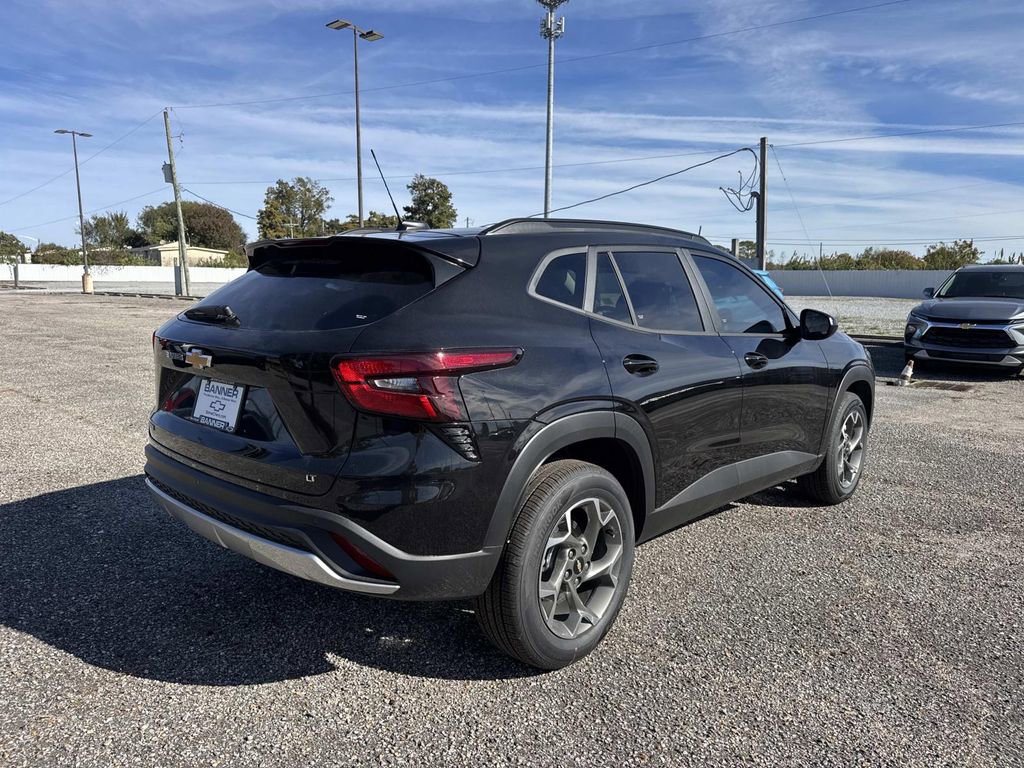 New 2026 Chevrolet Trax LT w/ Sunroof Package image 7