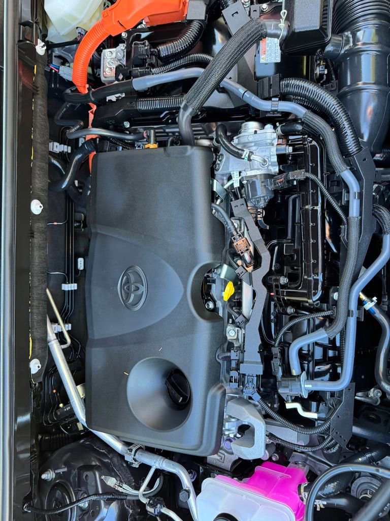 Used 2025 Toyota RAV4 XLE AWD/4WD image 22