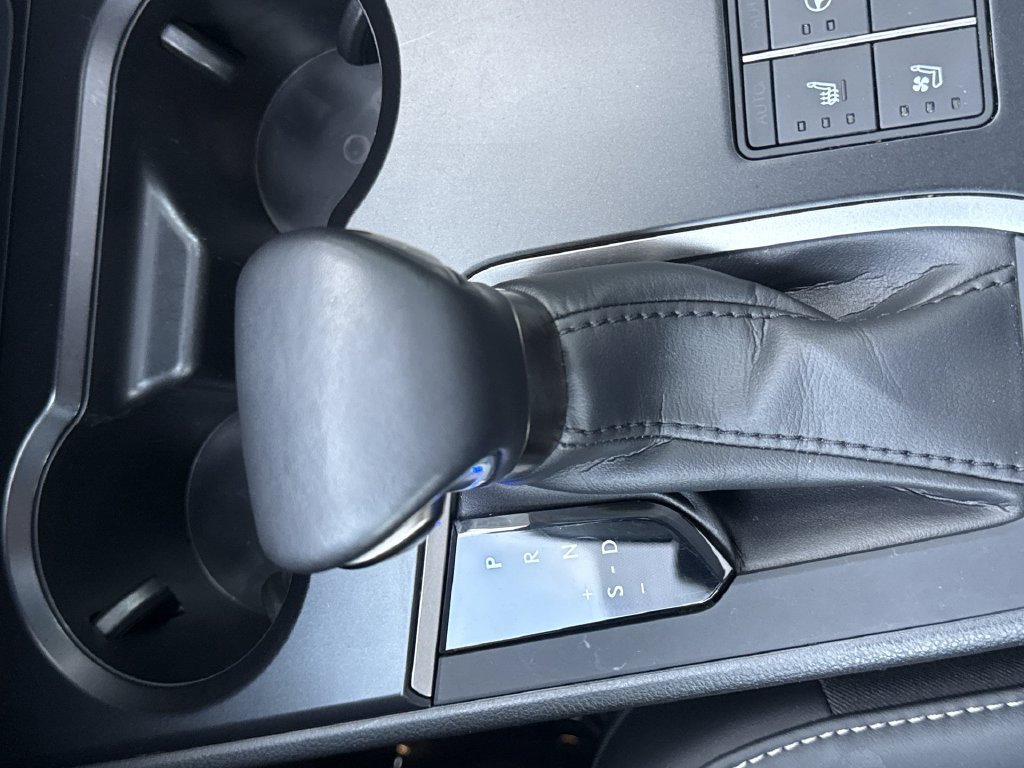 Used 2023 Lexus UX 250h AWD w/ Premium Package image 22