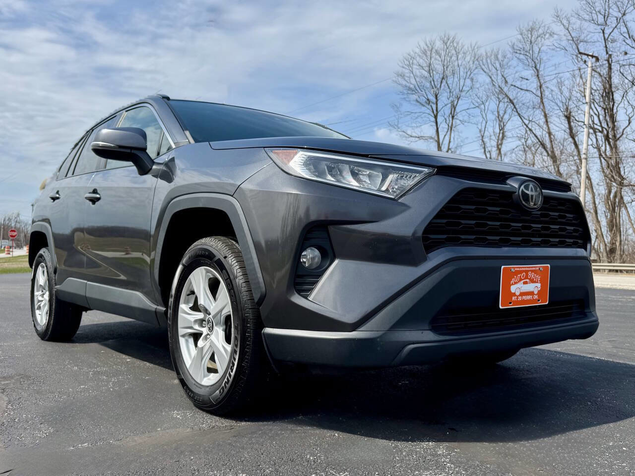 Used 2020 Toyota RAV4 XLE image 3