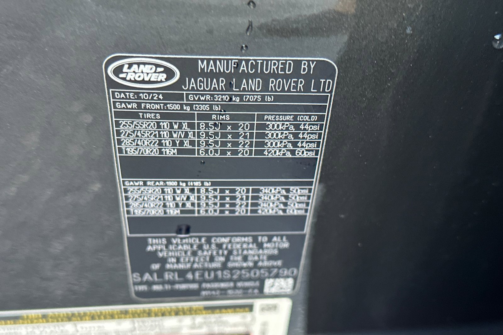 New 2025 Land Rover Discovery Dynamic SE image 25