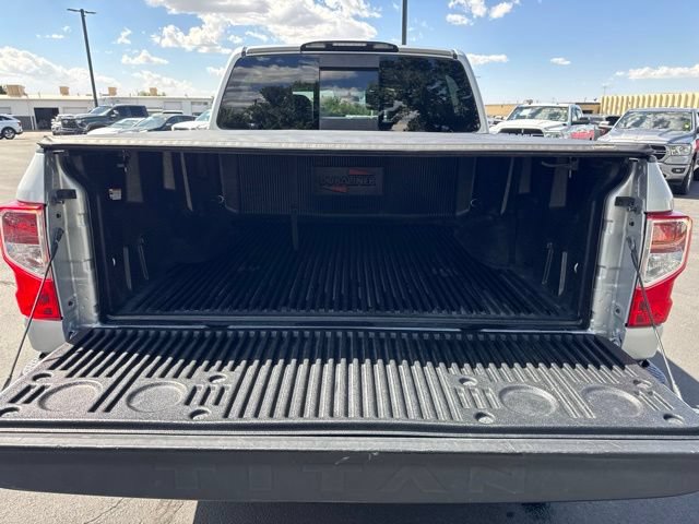 Used 2017 Nissan Titan S AWD/4WD image 11