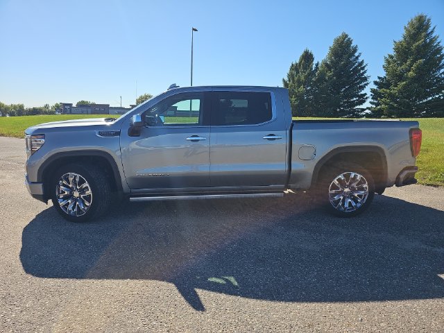 Used 2025 GMC Sierra 1500 Denali w/ Denali Reserve Package AWD/4WD image 2