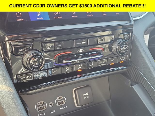 New 2025 Jeep Grand Cherokee Limited w/ Black Appearance Package image 12