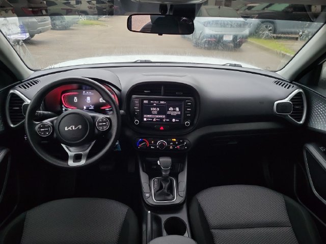 Used 2023 Kia Soul LX w/ Option Group 015 FWD image 11