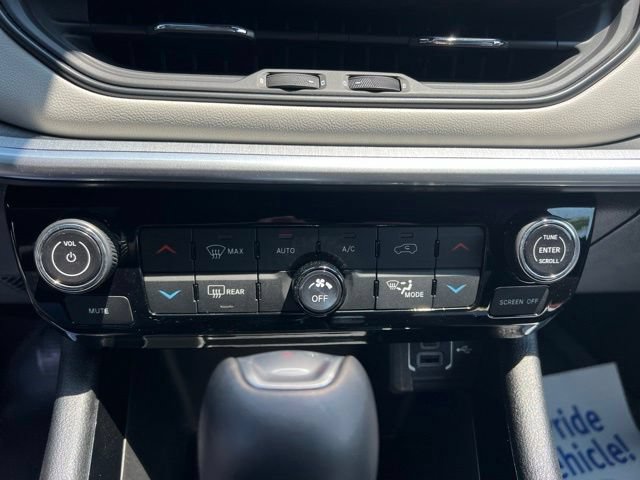 Used 2024 Jeep Compass Limited w/ Sun and Sound Group AWD/4WD image 21