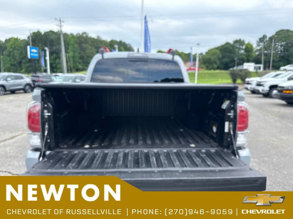Used 2021 Toyota Tacoma TRD Sport AWD/4WD image 10