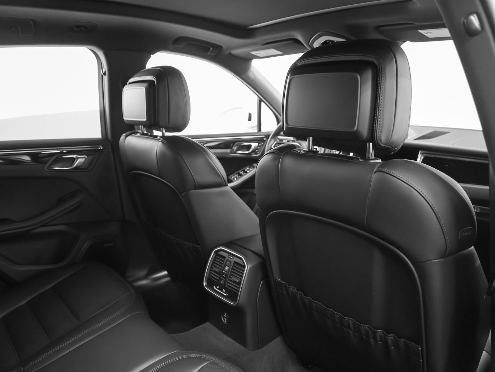 New 2026 Porsche Macan S image 30