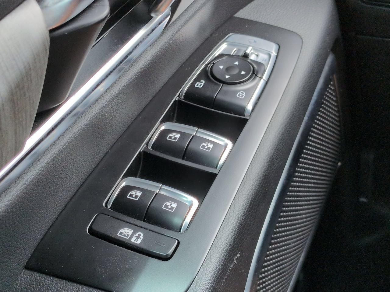 Used 2025 Kia Telluride SX FWD image 26