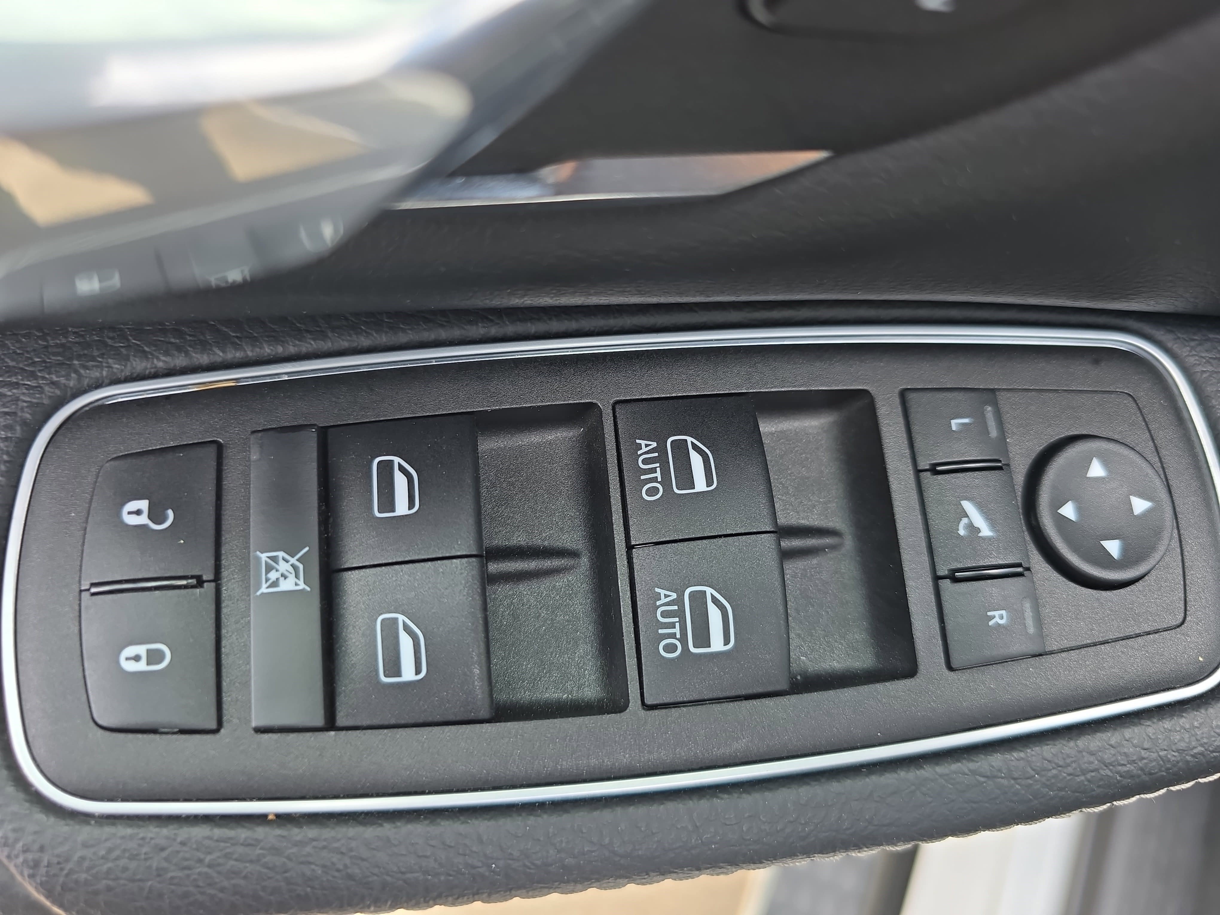 Used 2024 RAM 1500 Laramie image 28