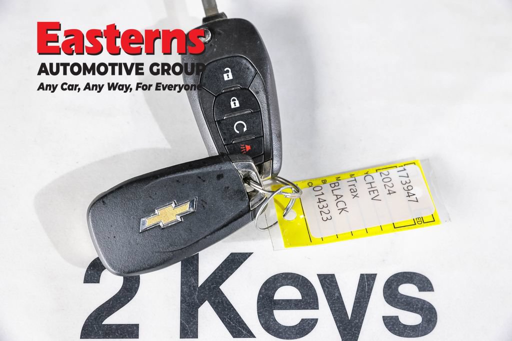 Used 2024 Chevrolet Trax RS FWD image 24