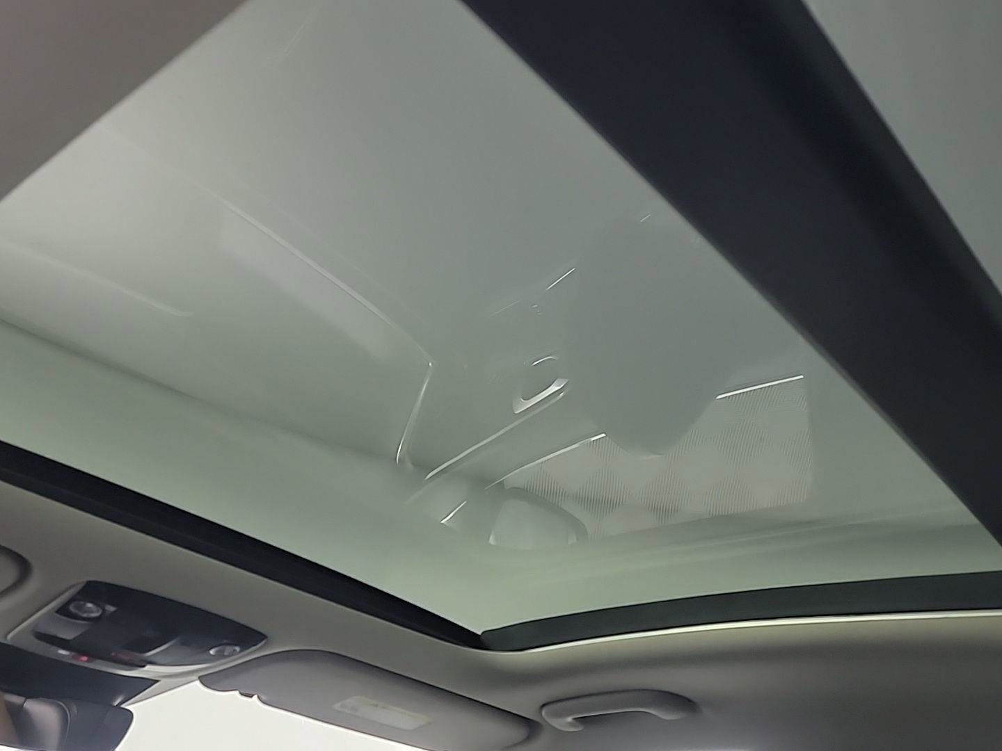 Used 2025 Kia Sorento EX w/ Panoramic Sunroof Package image 26