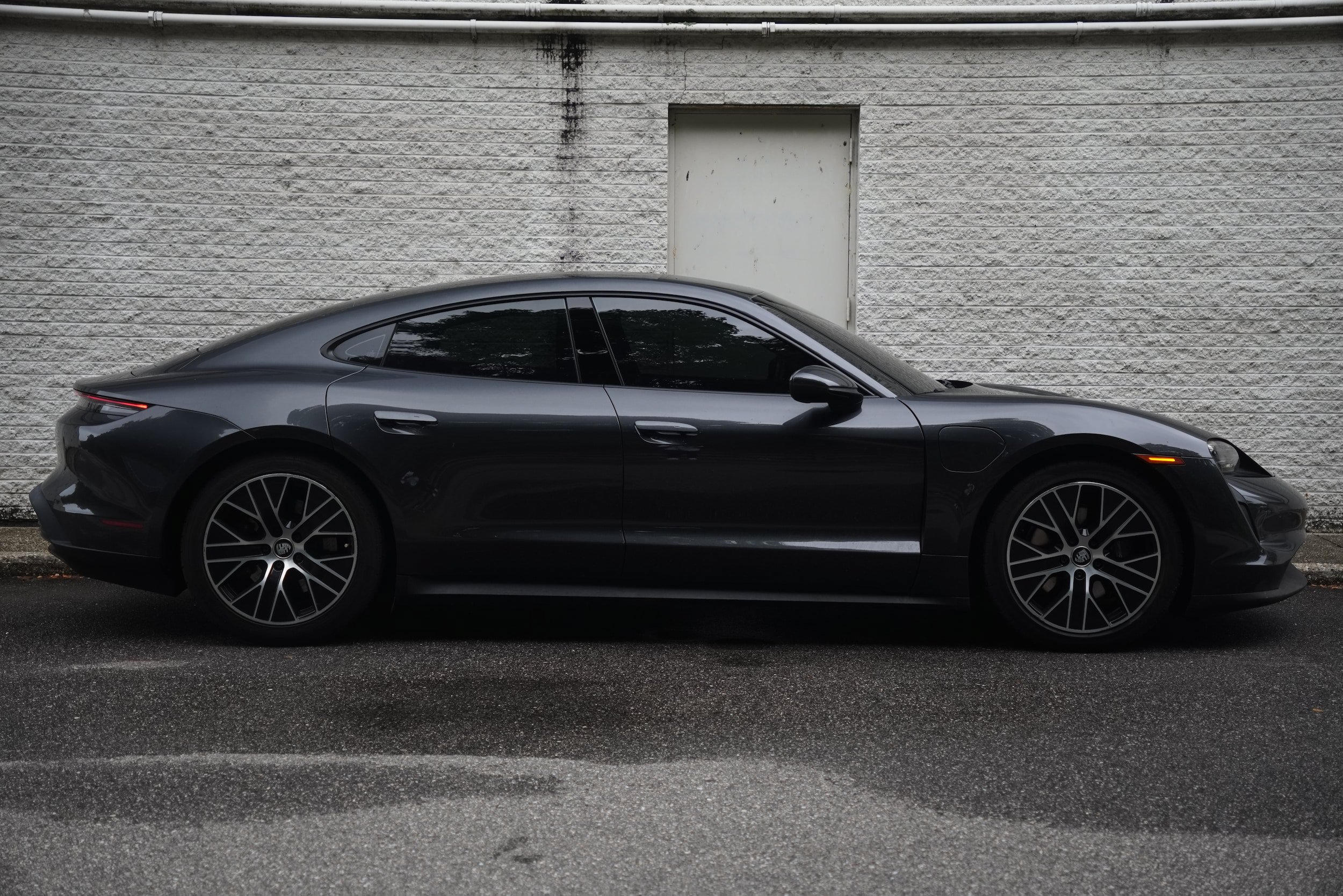 Used 2021 Porsche Taycan RWD image 8