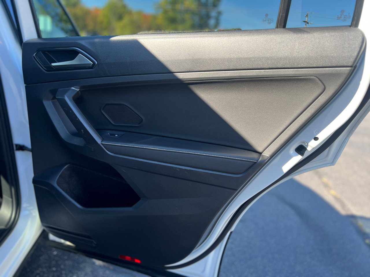 Used 2022 Volkswagen Tiguan S image 37