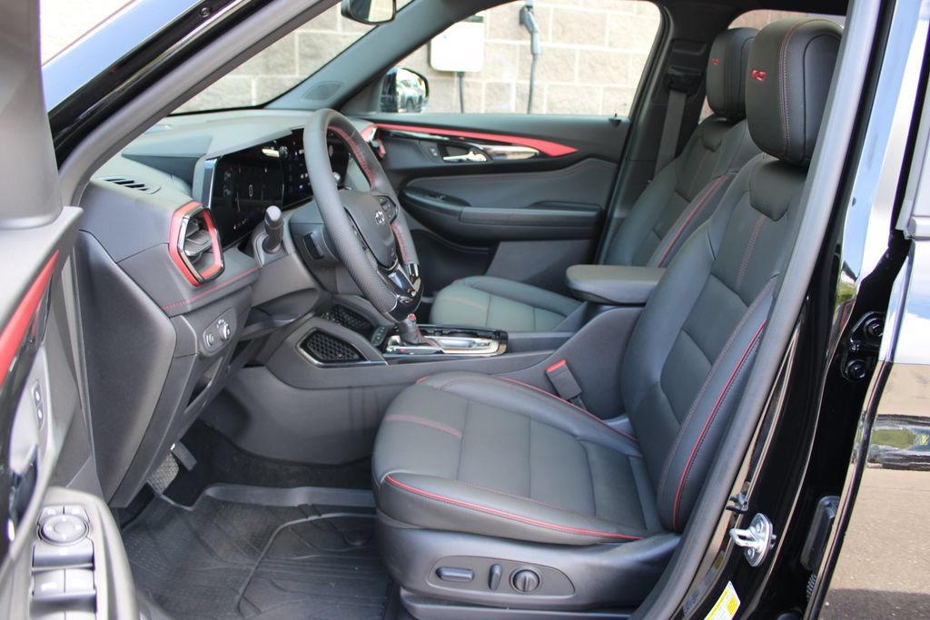 Used 2024 Chevrolet TrailBlazer RS w/ Convenience Package AWD/4WD image 11