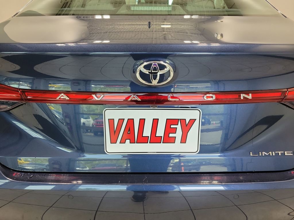 Used 2019 Toyota Avalon Limited w/ Advanced Safety Package FWD image 12