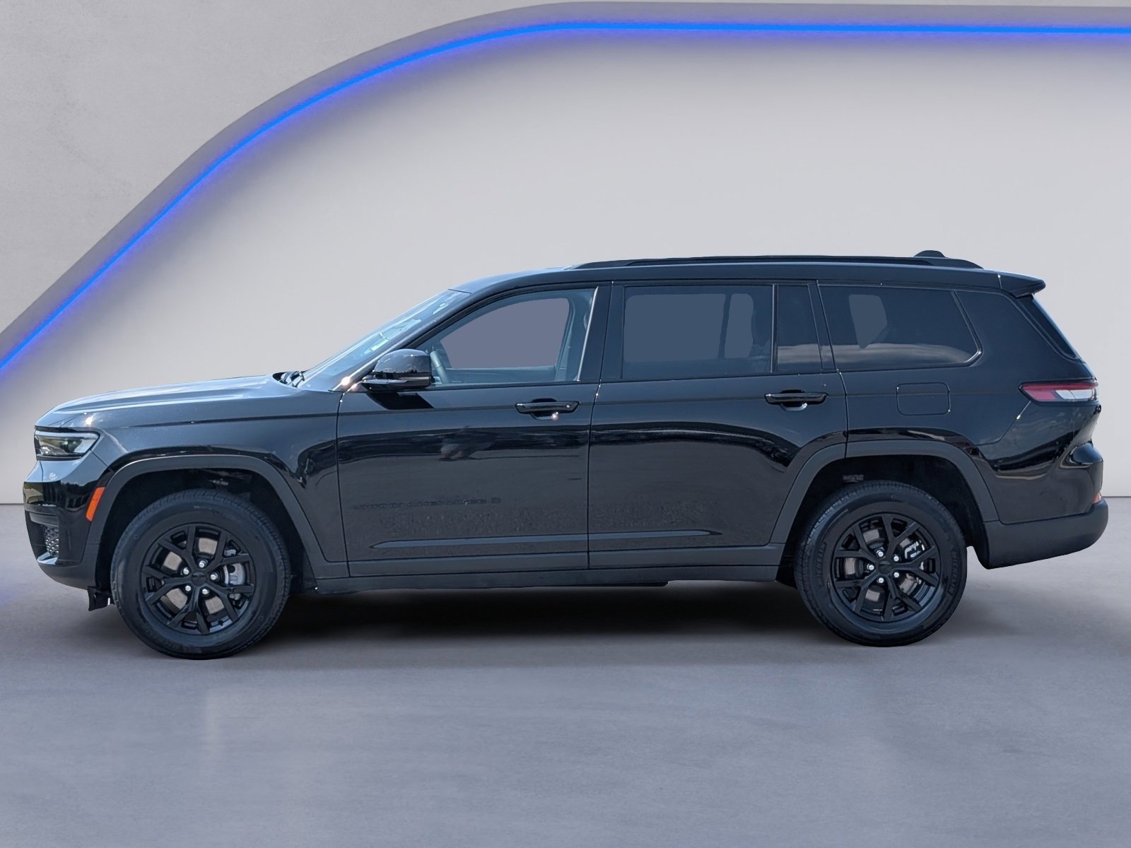 Certified 2024 Jeep Grand Cherokee L Laredo image 6