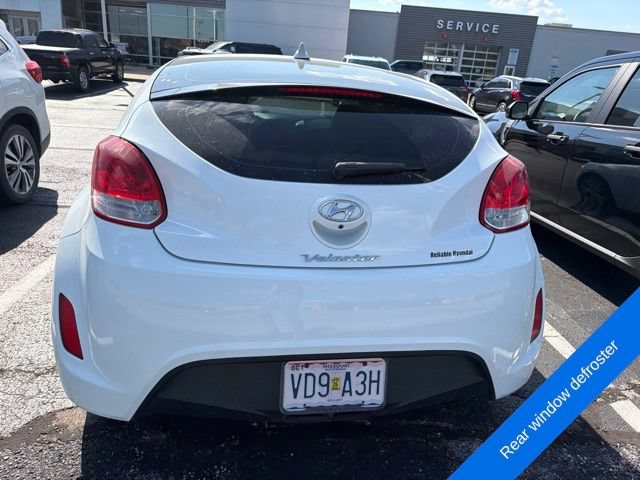 Used 2016 Hyundai Veloster FWD image 6