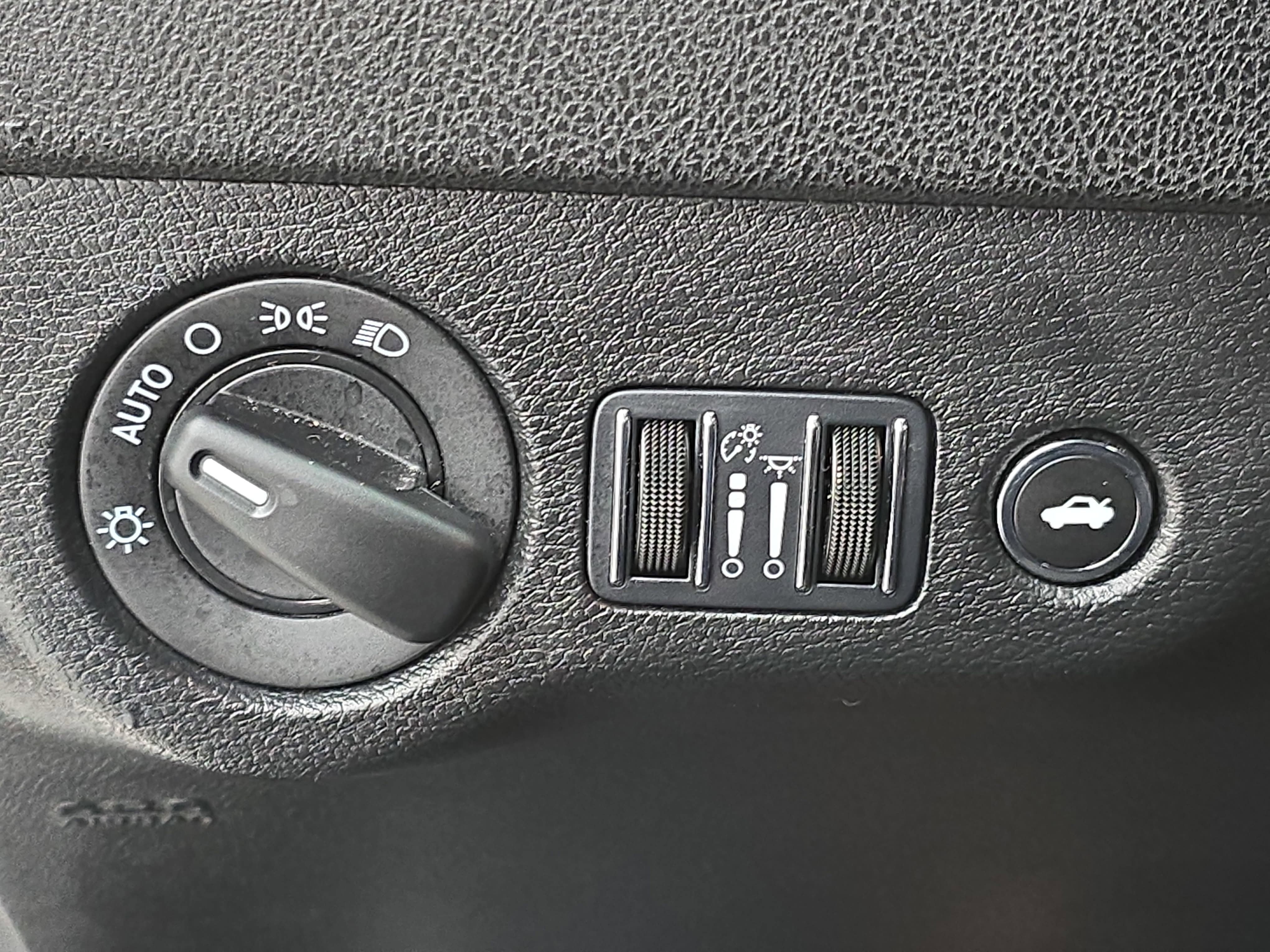 Used 2023 Dodge Charger SXT RWD image 24
