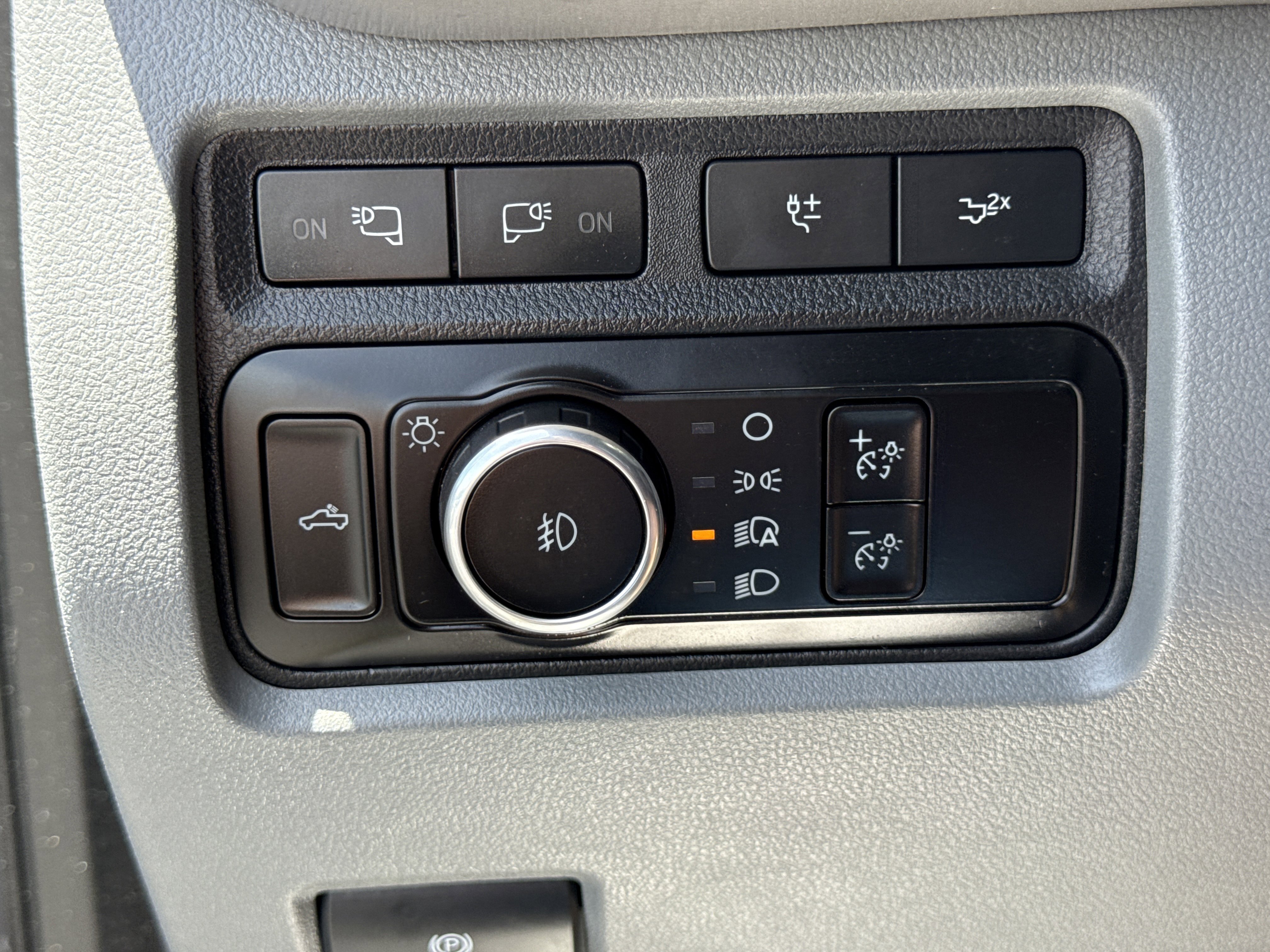 Certified 2023 Ford F350 XLT w/ XLT Premium Package AWD/4WD image 25
