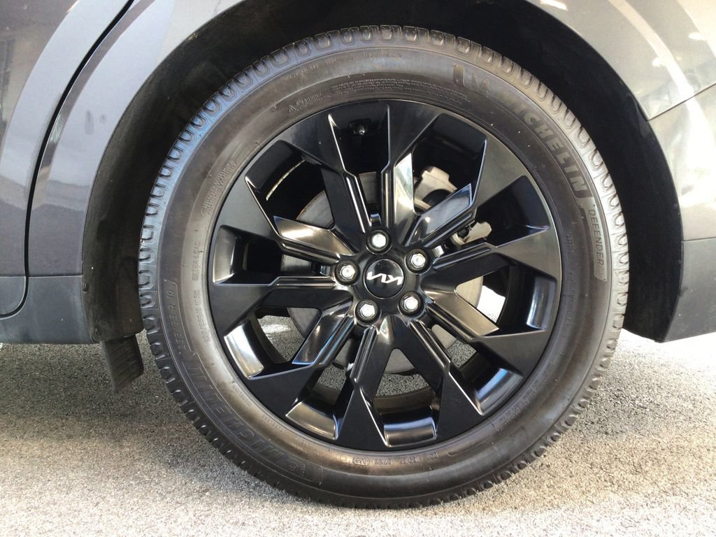 Used 2023 Kia Carnival SX Prestige FWD image 19