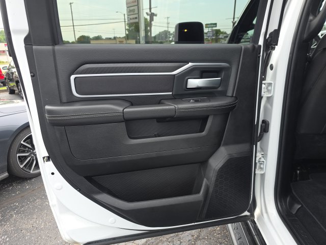 Used 2025 RAM 2500 Big Horn AWD/4WD image 25